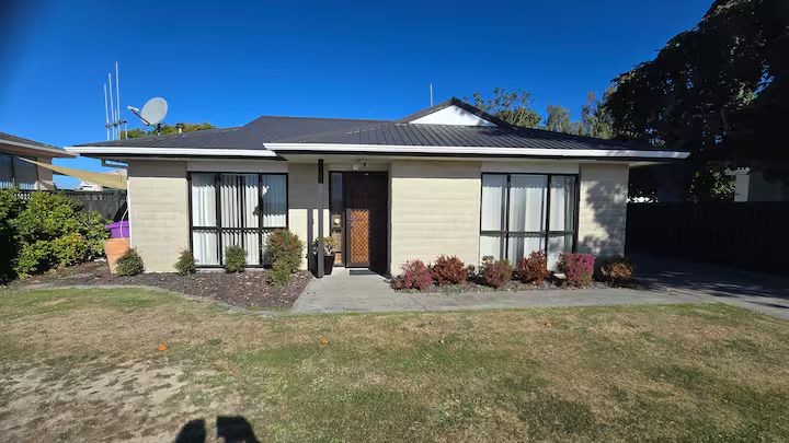 5 Leander Place